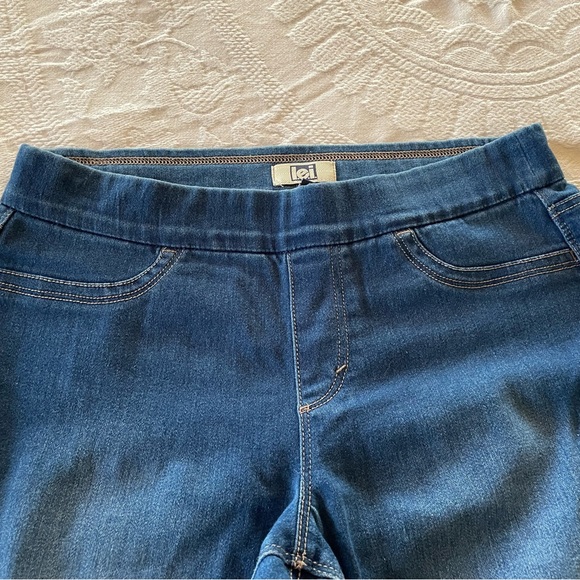 l.e.i. Pull-on Jeans sz L - Picture 4 of 8